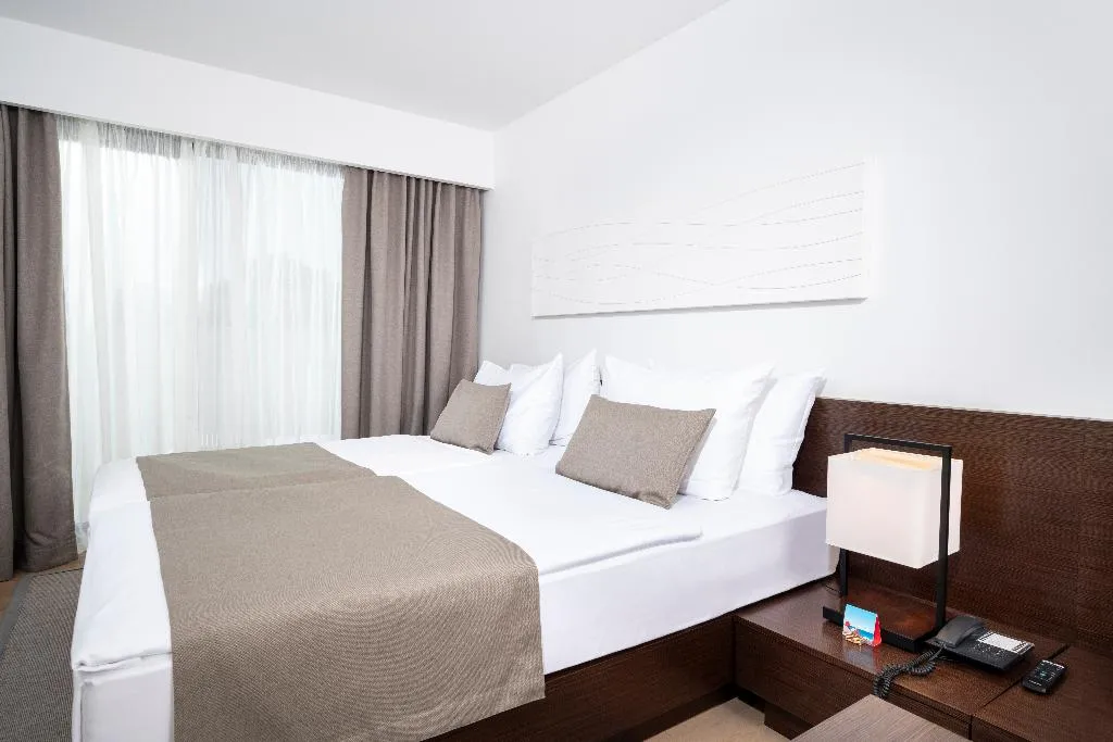 DOUBLE SUPERIOR WITH BALCONY Room, Hotel Parentium, Istria