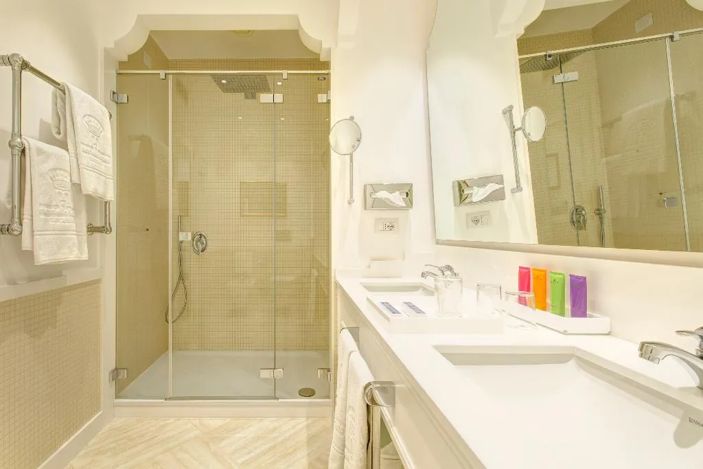 JUNIOR SUITE CITY VIEW Room, Grand Hotel Royal, Naples