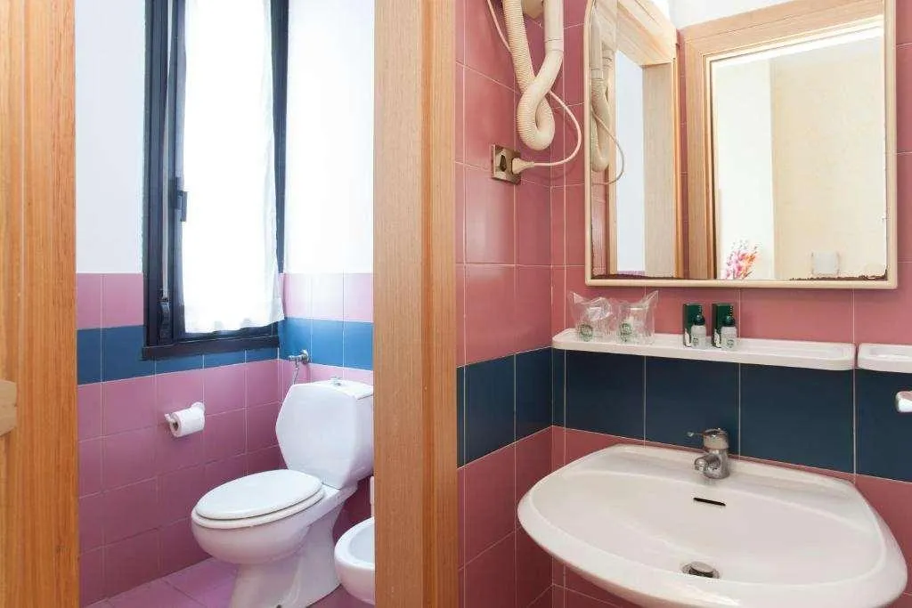 Room, Residence Lepontina, Milan