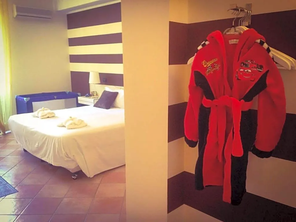 FAMILY ROOM CAPACITY 3 Room, Hotel Posta, Palermo