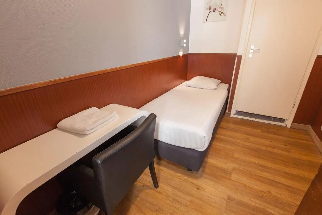 SINGLE STANDARD Room, Travel, Amsterdam