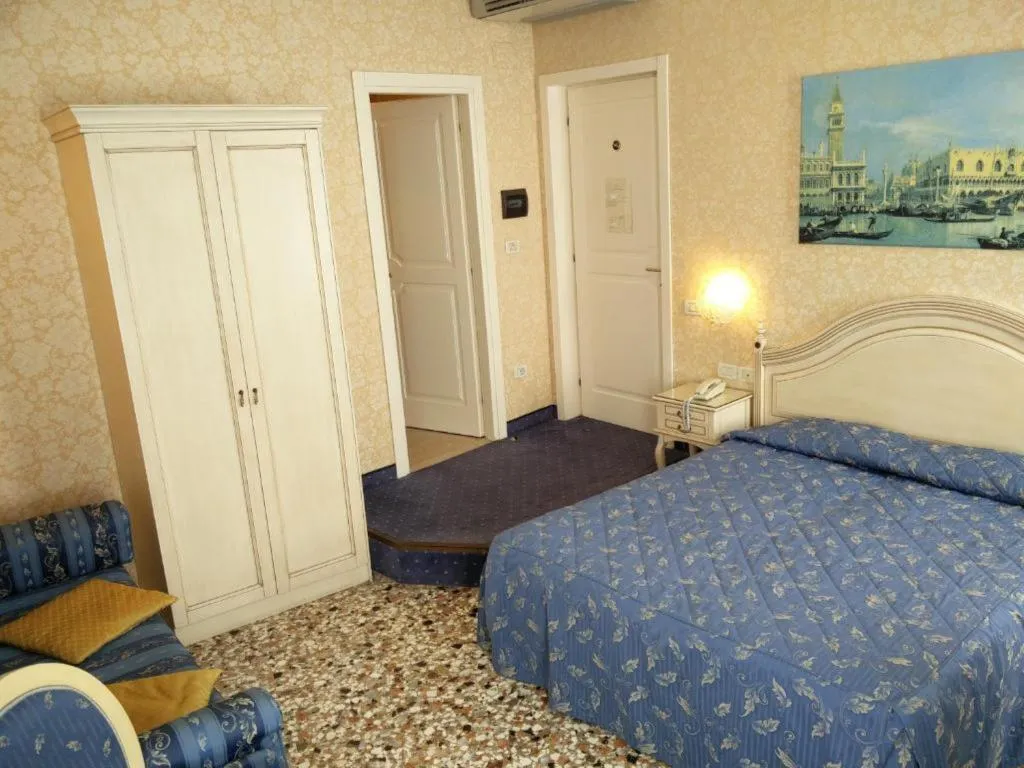 JUNIOR SUITE LAGOON VIEW Room, Ca' Formenta, Venice