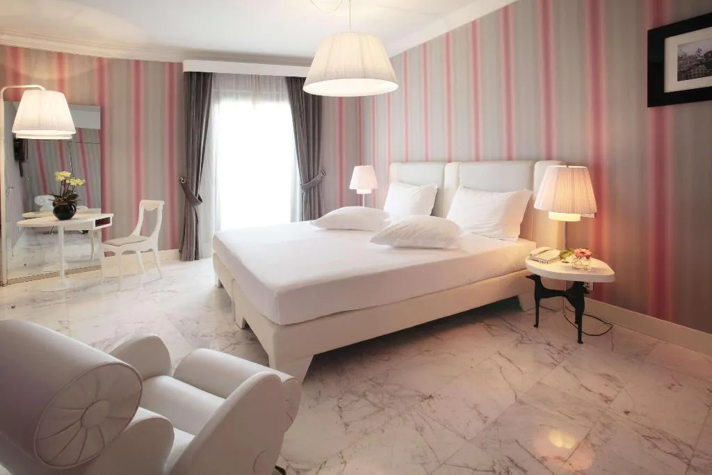 Room, Grand Hotel Palace Rome, Rome