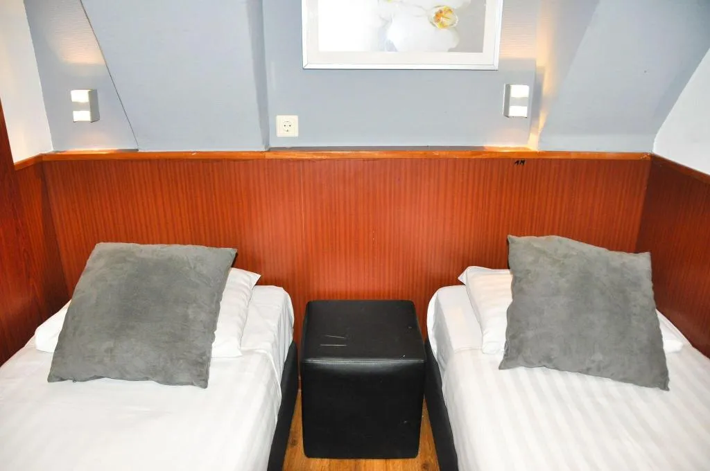 TWIN STANDARD Room, Travel, Amsterdam