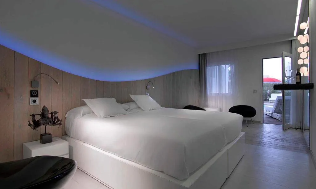 TRIPLE SUPERIOR POOL VIEW Room, Ushuaia Ibiza Beach Hotel – Adults Only, Ibiza