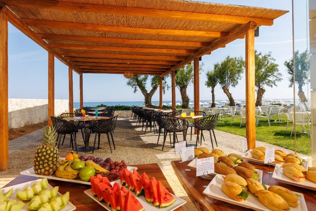Bar, Malia Bay Beach Hotel & Bungalows, Crete