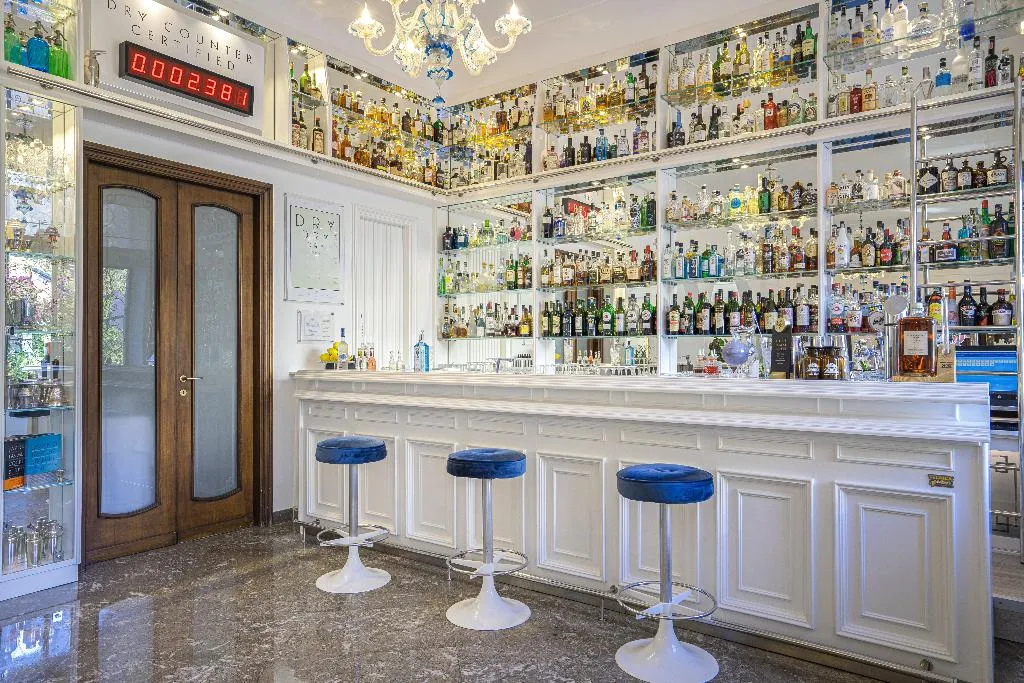 Bar, Majestic Palace, Naples