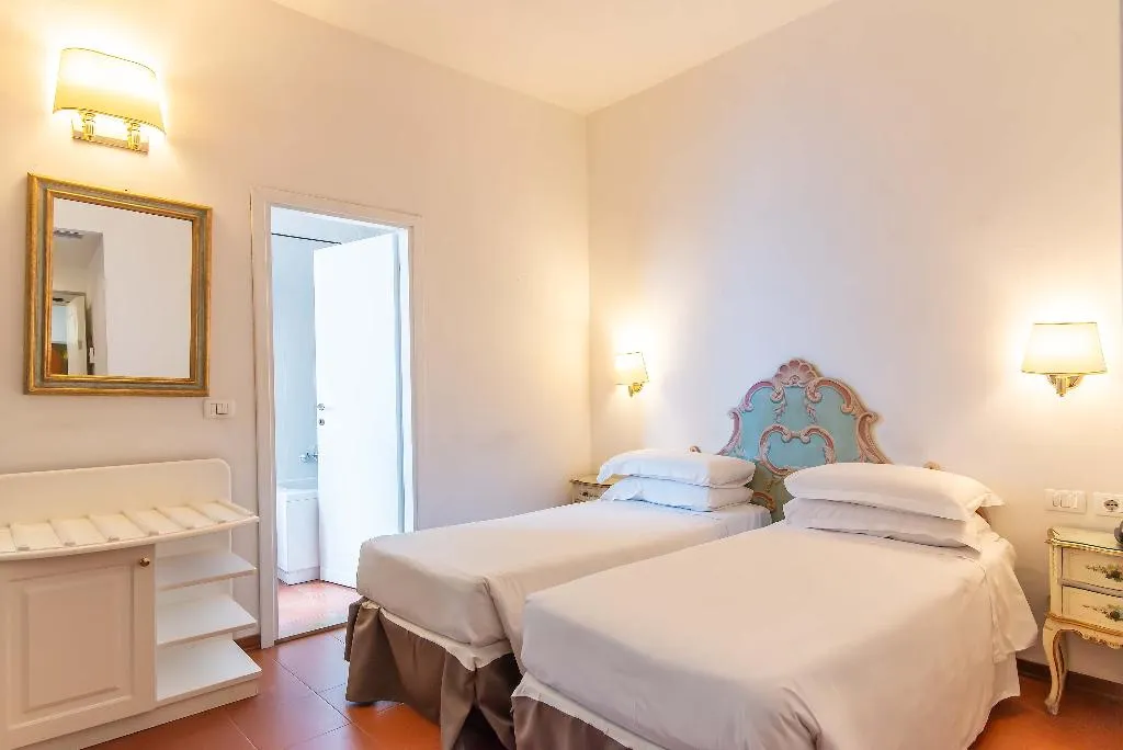 Double or Twin SUPERIOR Room, Machiavelli Palace, Florence
