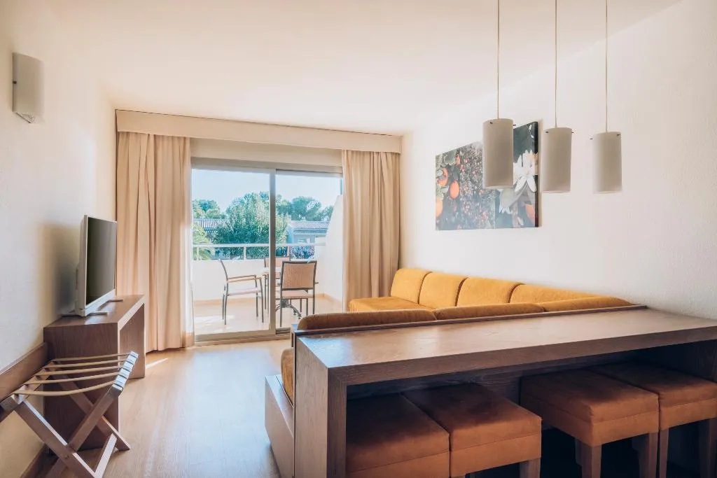 FAMILY ROOM POOL VIEW Room, Iberostar Waves Pinos Park, Majorca