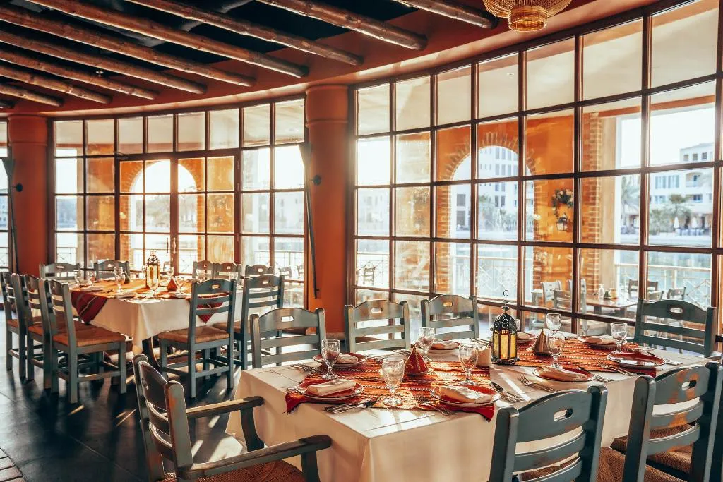 Restaurant, Millennium Lakeview Hotel, Dubai