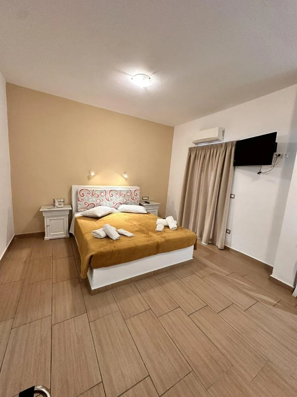 Room, Olympic, Santorini