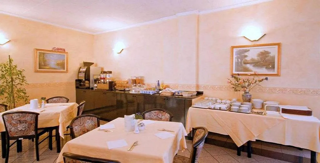 Restaurant, Piccolo Hotel, Milan