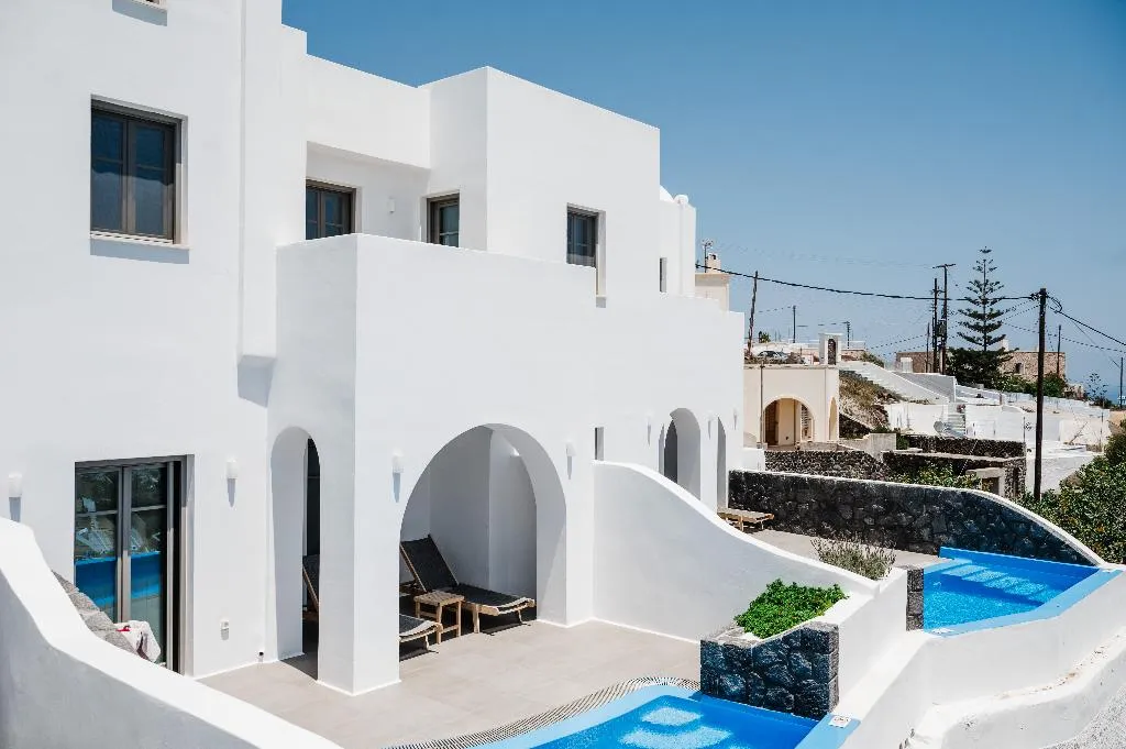 SUITE WITH PRIVATE POOL Room, Amphitrite Suites Santorini, Santorini