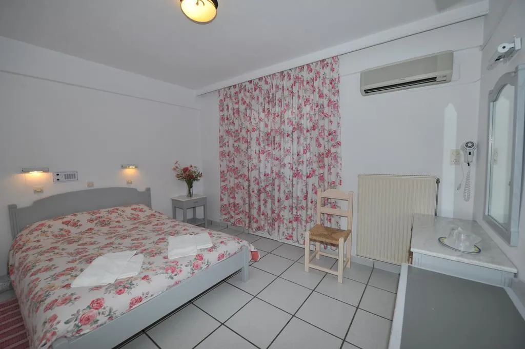 Double or Twin STANDARD Room, King Thiras, Santorini