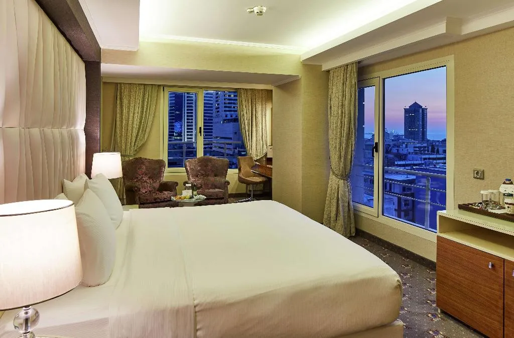 Room DELUXE SEA VIEW Room, DoubleTree By Hilton Izmir Alsancak, Izmir