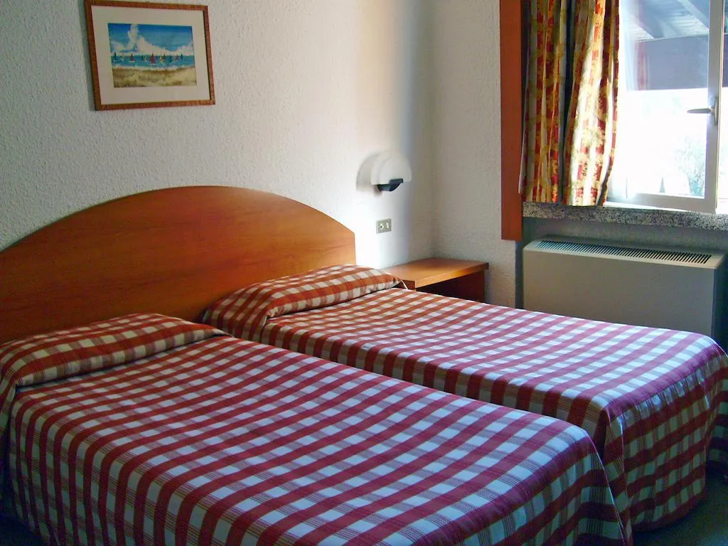 Double or Twin STANDARD Room, Golf Hotel Resort, Milan
