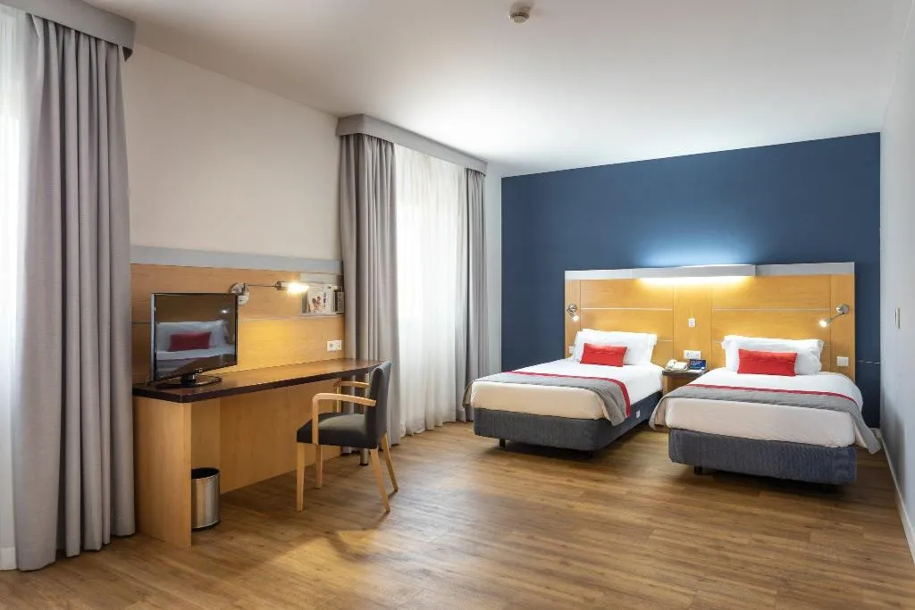 TWIN NON SMOKING Room, Holiday Inn Express Lisbon-Oeiras, Lisbon