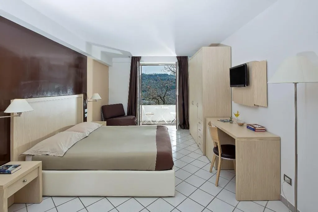 Room, Demariahouse, Naples