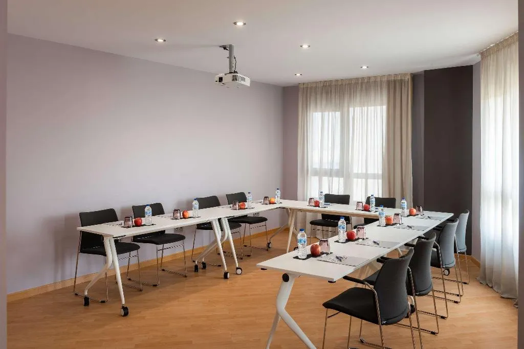 Conferences, Madrid Airport Suites Affiliated By Melia, Madrid