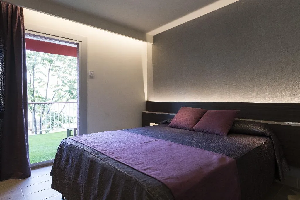TRIPLE WITH TERRACE Room, Papi Blau, Costa Brava