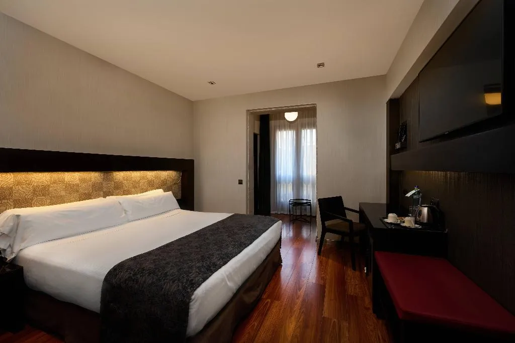 TRIPLE STANDARD Room, Catalonia Port, Barcelona