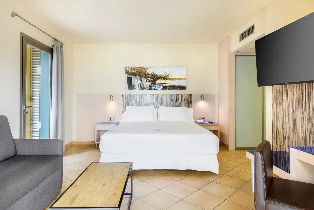 Double or Twin DELUXE Room, Seth Punta Prima, Menorca