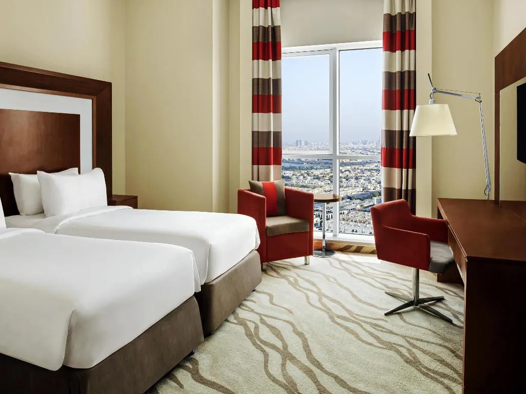 TWIN EXECUTIVE Room, Novotel Dubai Al Barsha, Dubai