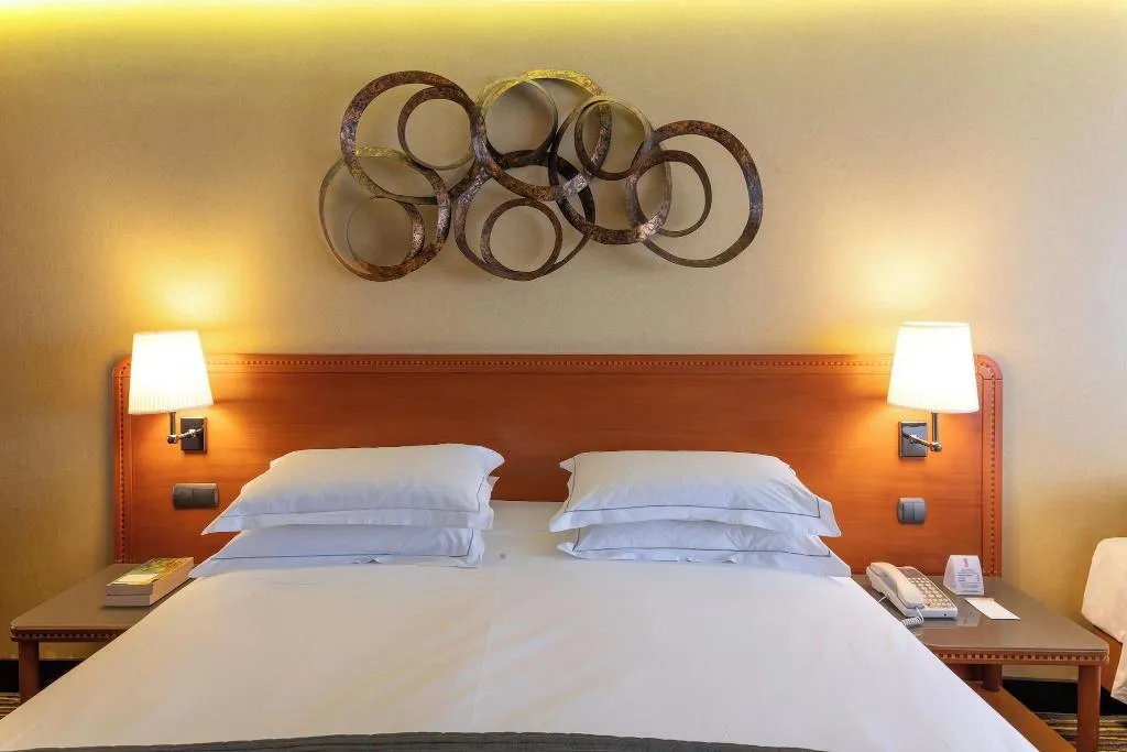 Room, President, Athens