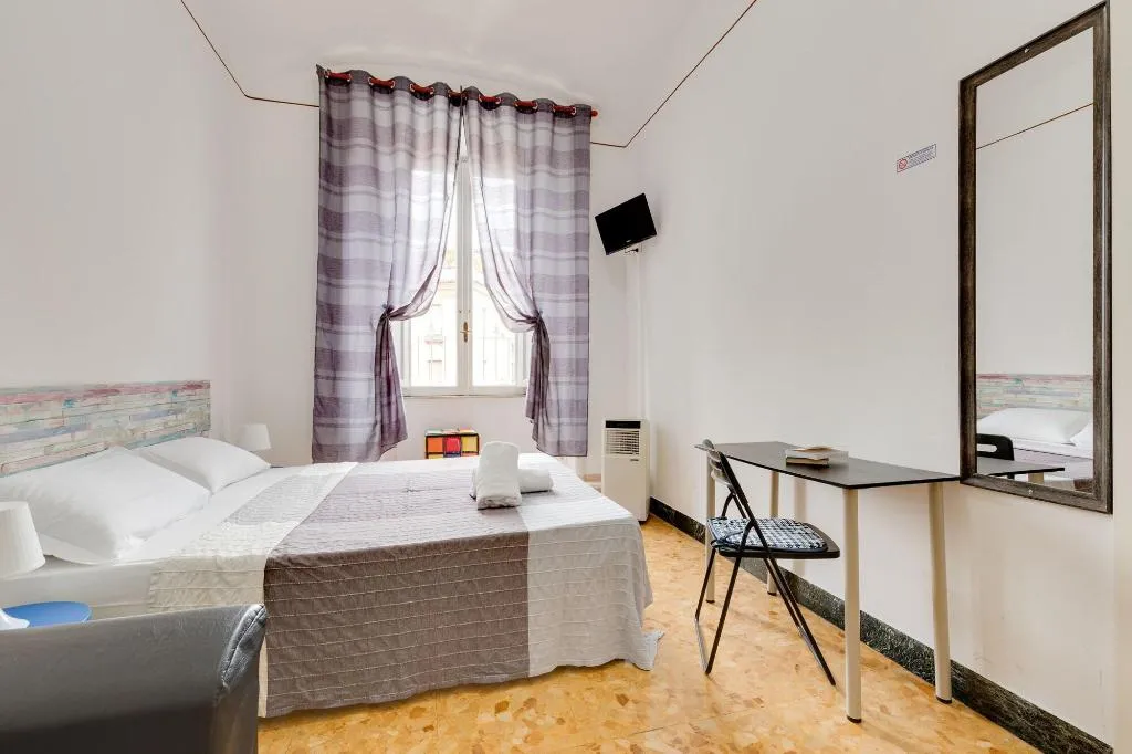 Room, Do Domus, Naples