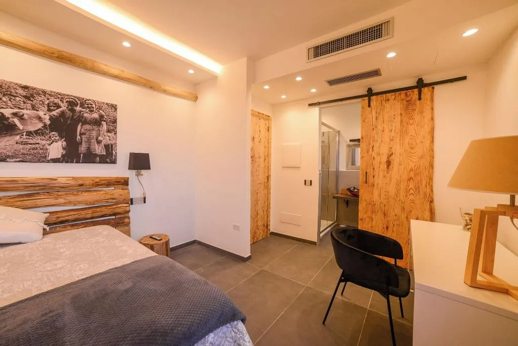 Room, Antichi Orti Del Sole, Naples