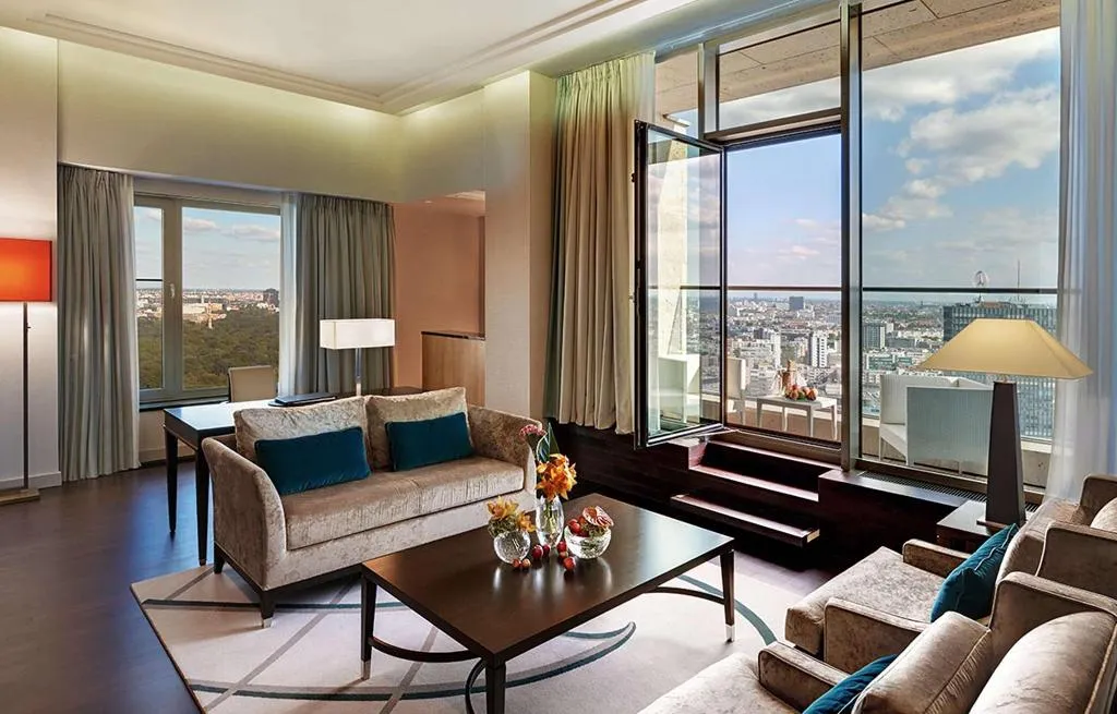SUITE PREMIER Room, Waldorf Astoria Berlin, Berlin