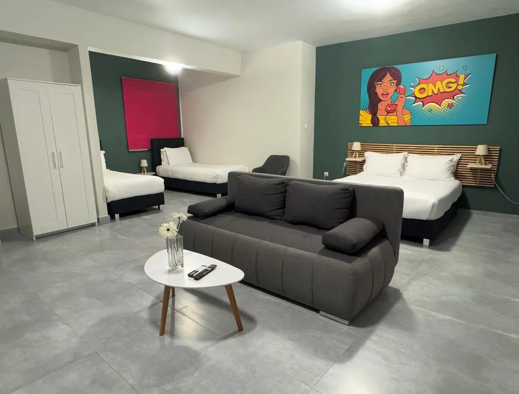FAMILY ROOM STANDARD Room, Connect Suites, Athens
