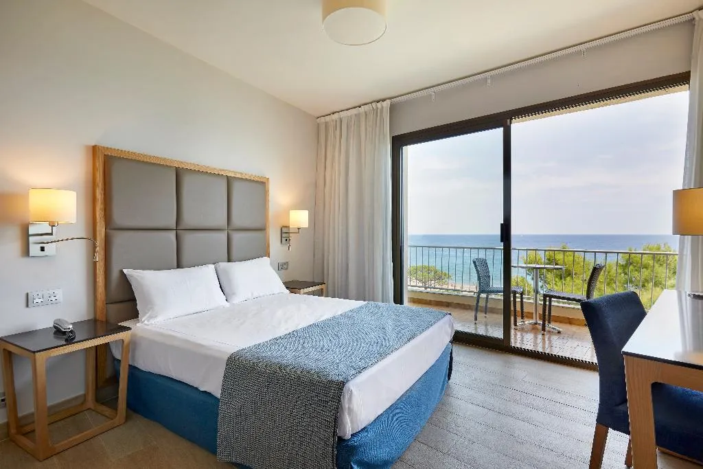 Double or Twin PREMIUM SEA VIEW Room, Columbus, Costa Brava