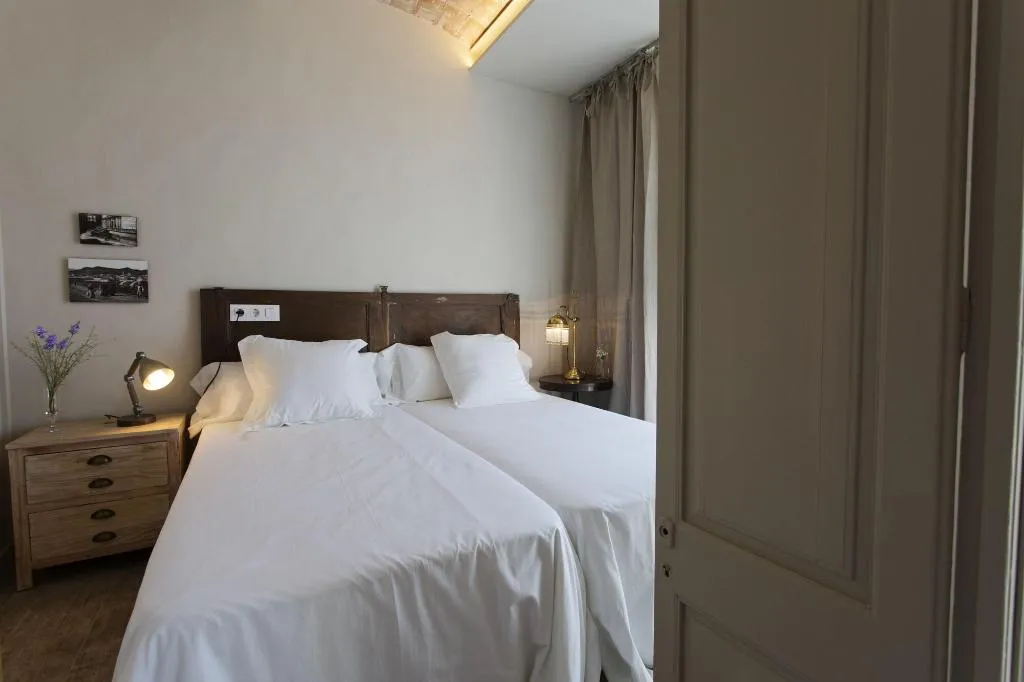 Room, El Jardinet De Sant Esteve, Barcelona