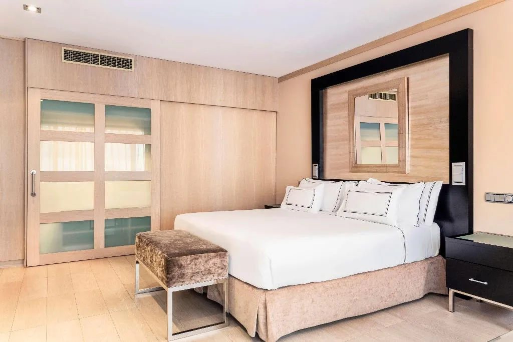 Double or Twin PREMIUM Room, Melia Madrid Princesa, Madrid