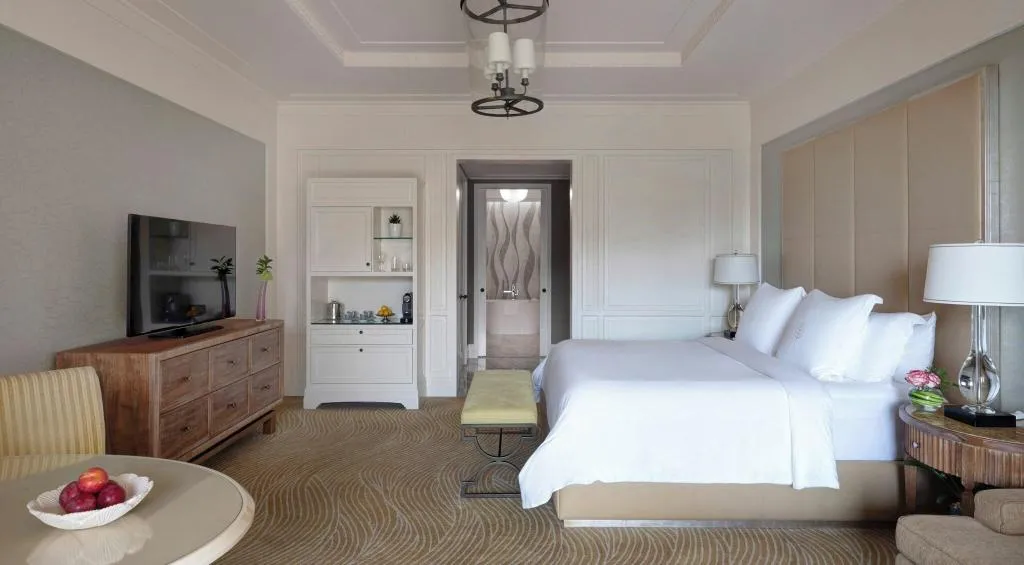 Room, Four Seasons Resort Dubai at Jumeirah Beach, Dubai
