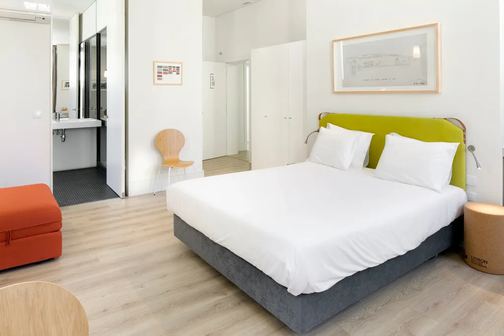 STUDIO SUPERIOR Room, Lisbon Serviced Apartments - Ascensor da Bica, Lisbon