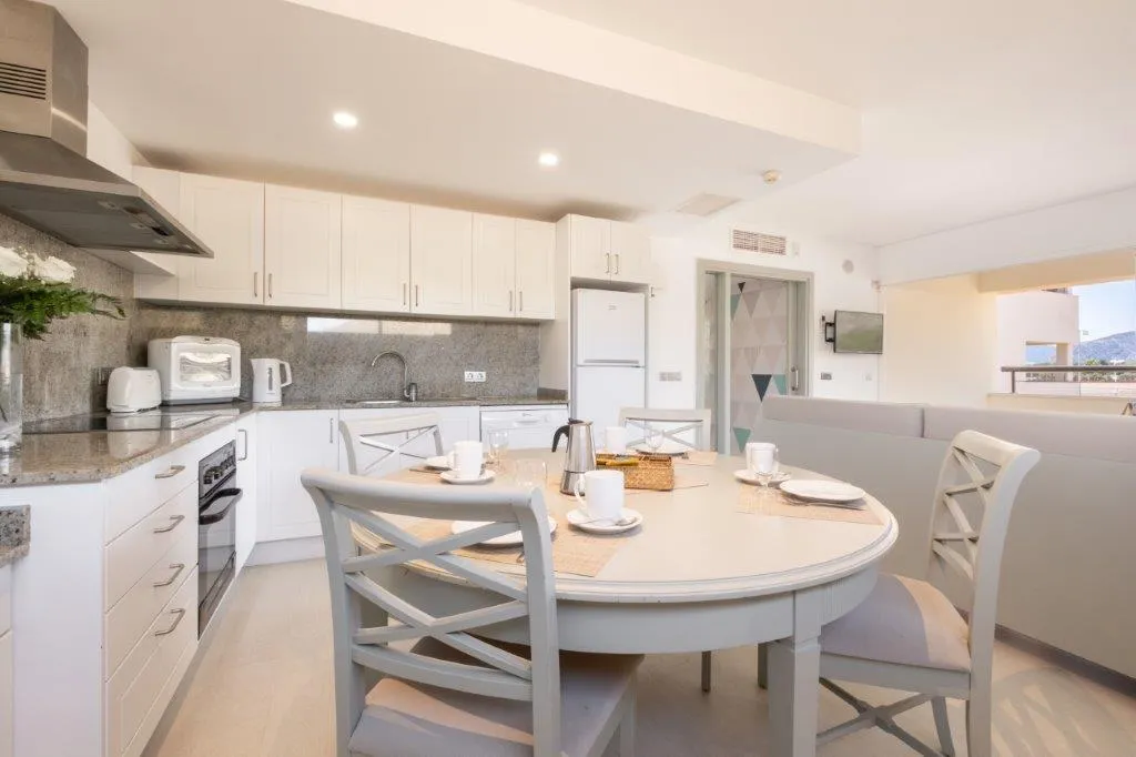 APARTMENT TWO BEDROOMS Room, Duva, Majorca