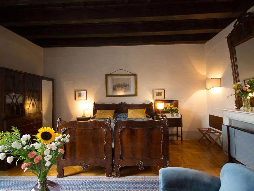 Room, Loggiato Dei Serviti, Florence