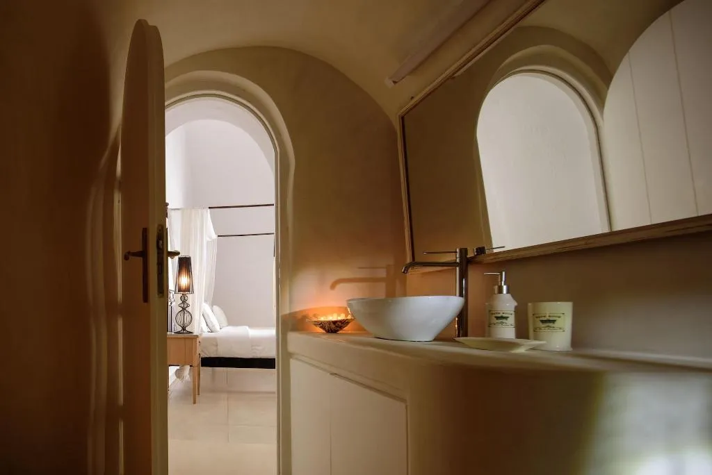Room, Kamares Apartments, Santorini