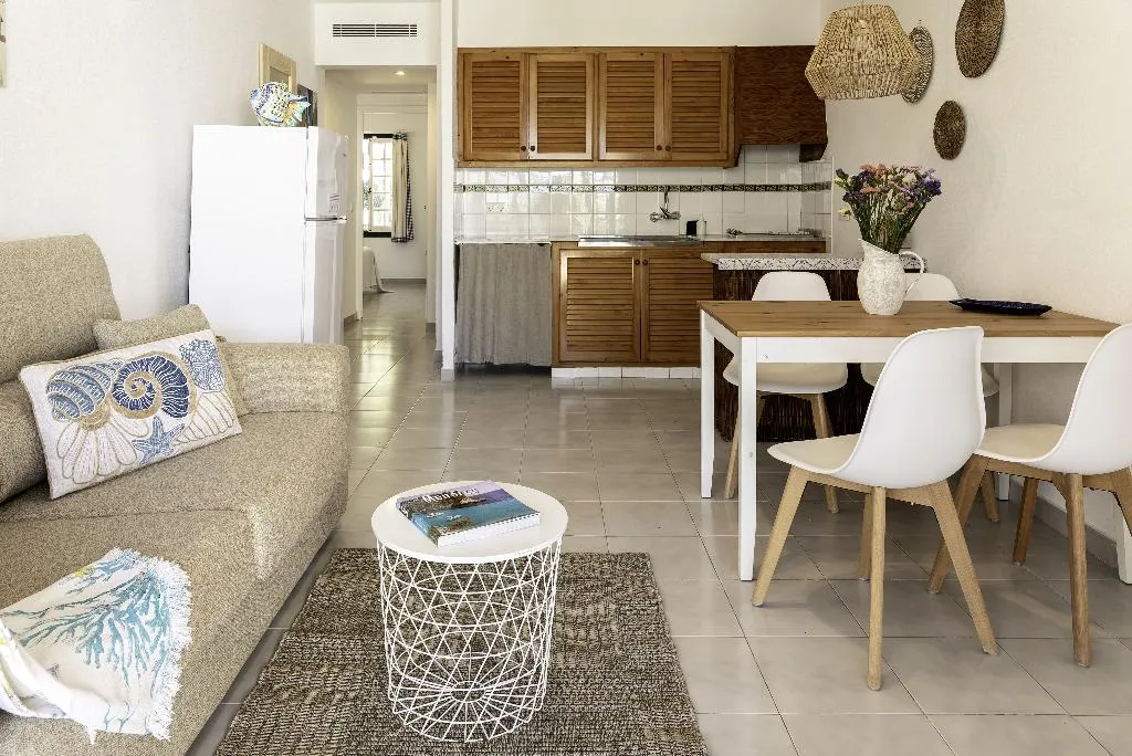 APARTMENT TWO BEDROOMS WITH AIR CONDITIONING Room, Las Brisas I & II, Menorca