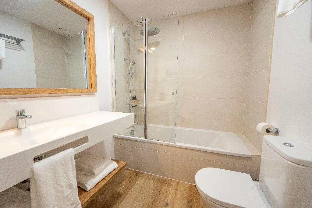 APARTMENT SEA VIEW TWO BEDROOMS Room, Punta Candor Suites, Costa De La Luz