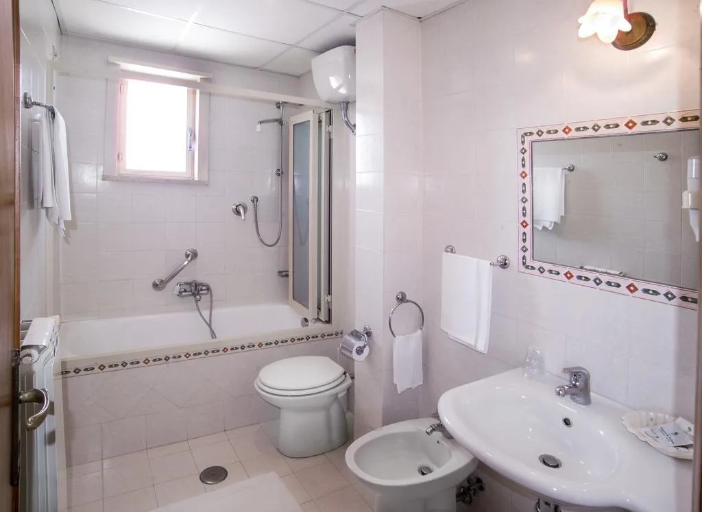 Room, delle Palme, Catania