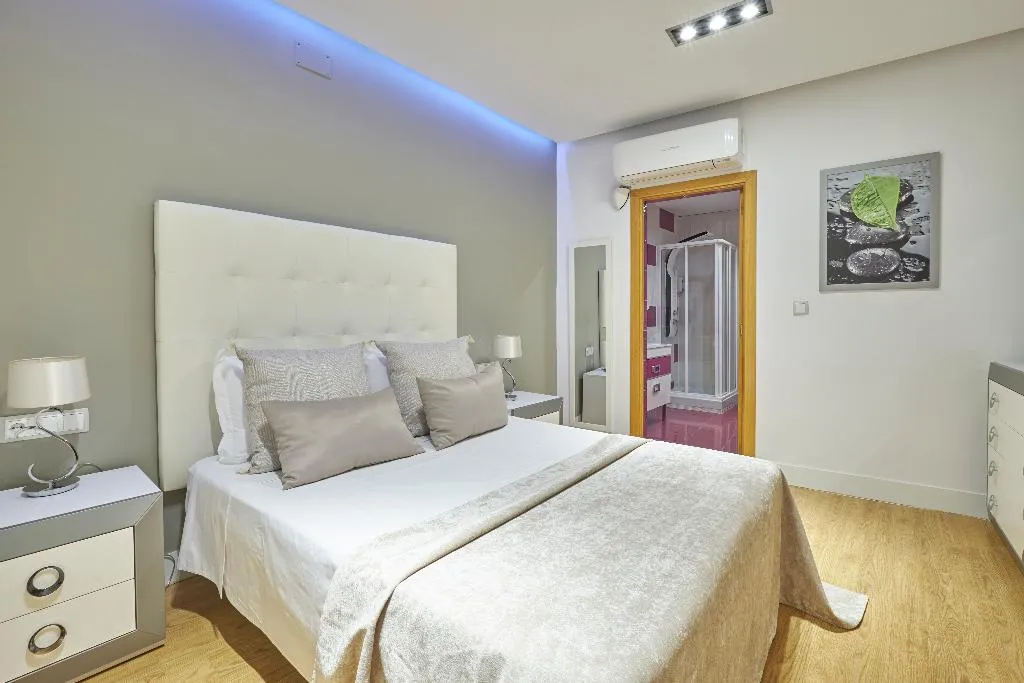 APARTMENT ONE BEDROOM Room, Apartamentos en Sol, Madrid
