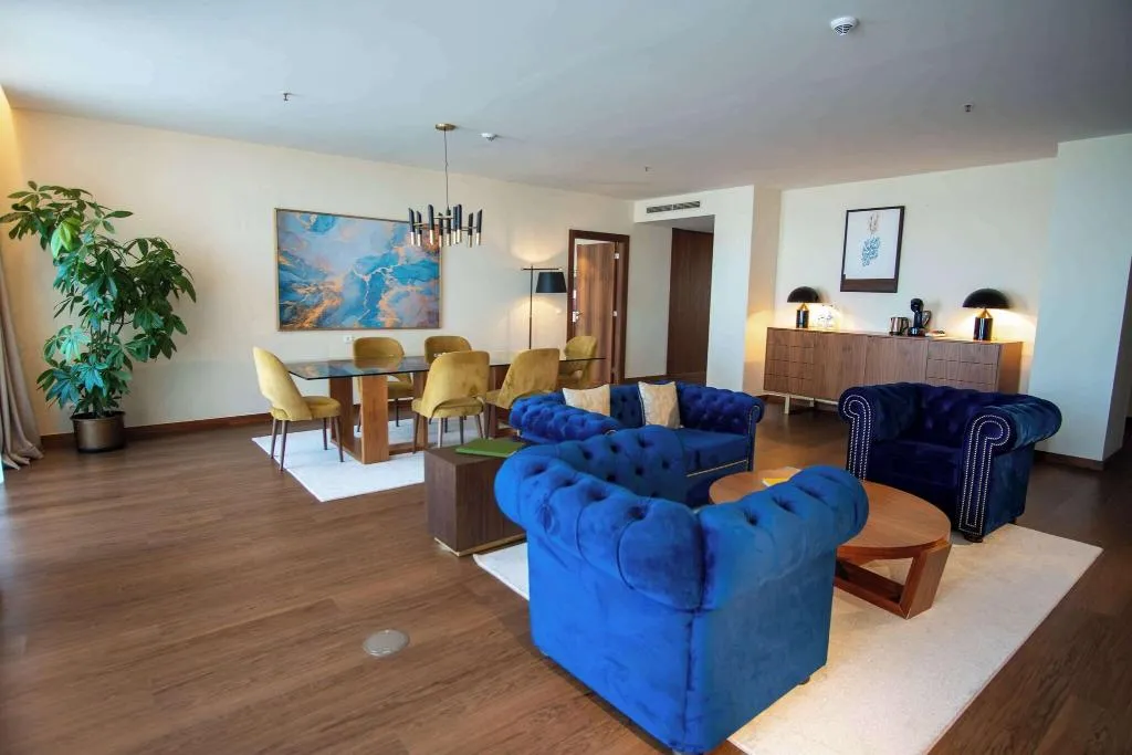DOUBLE DELUXE KING BED Room, Boeira Garden Hotel Porto Gaia, Curio Collection, Porto