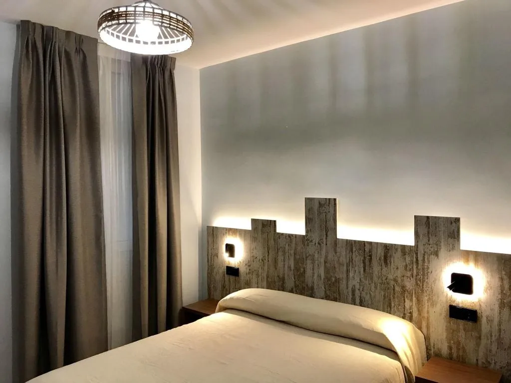 Room, Hostal Anta N Marta N, Madrid