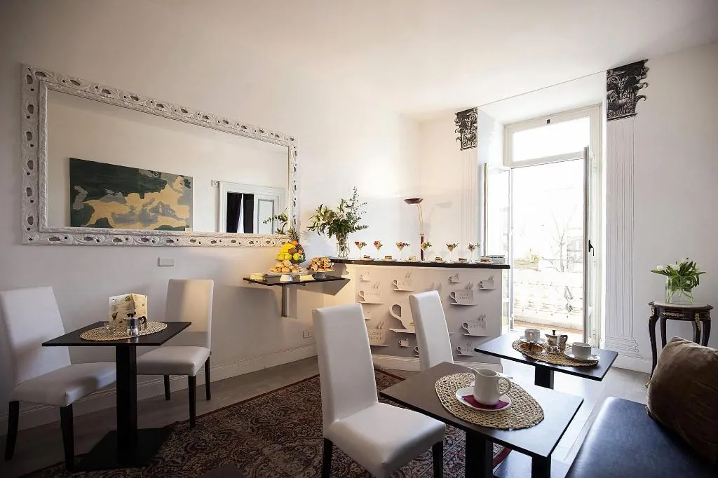 Restaurant, Roman Holidays Cuore Dell Impero, Naples