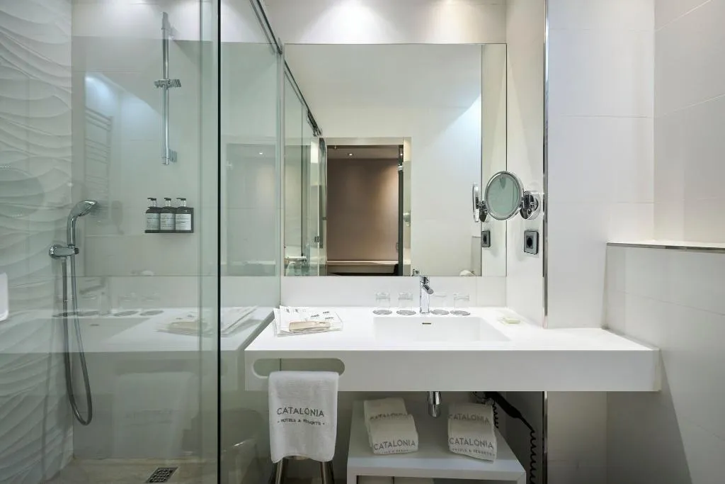 QUADRUPLE THREE BEDS Room, Catalonia Magdalenes, Barcelona