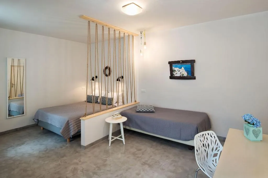 Room, Summertime, Santorini