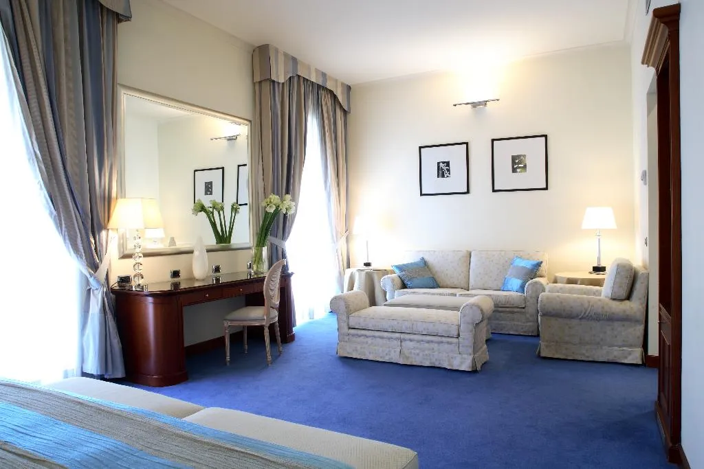 JUNIOR SUITE STANDARD Room, Starhotels Terminus, Naples